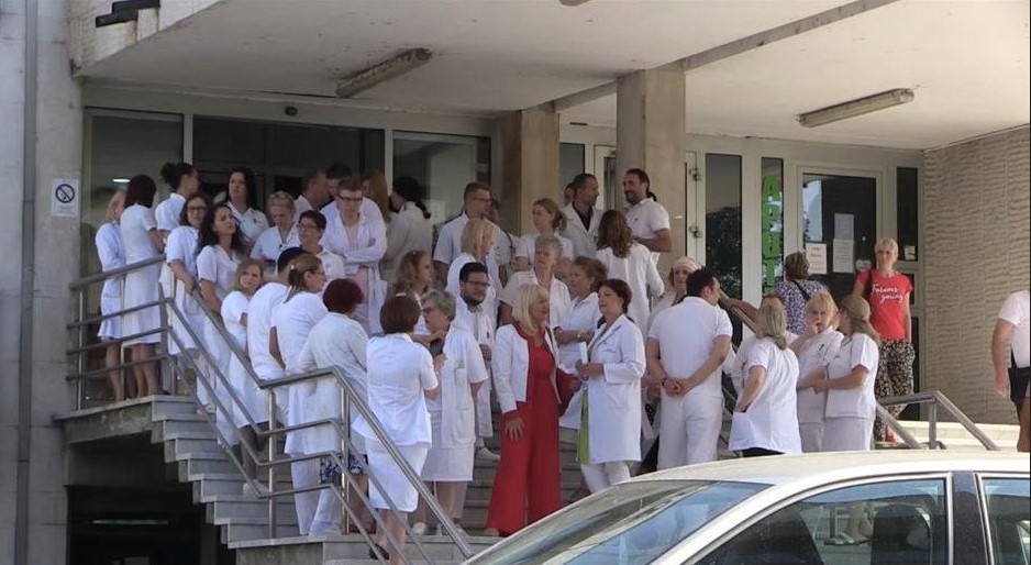 SDP SBK uz ljekare, medicinsko osoblje i građane: Efektom povečanja minimalne plate novca ima, ali ga Vlada SBK pretvara u beton umjesto u bolje zdravstvo
